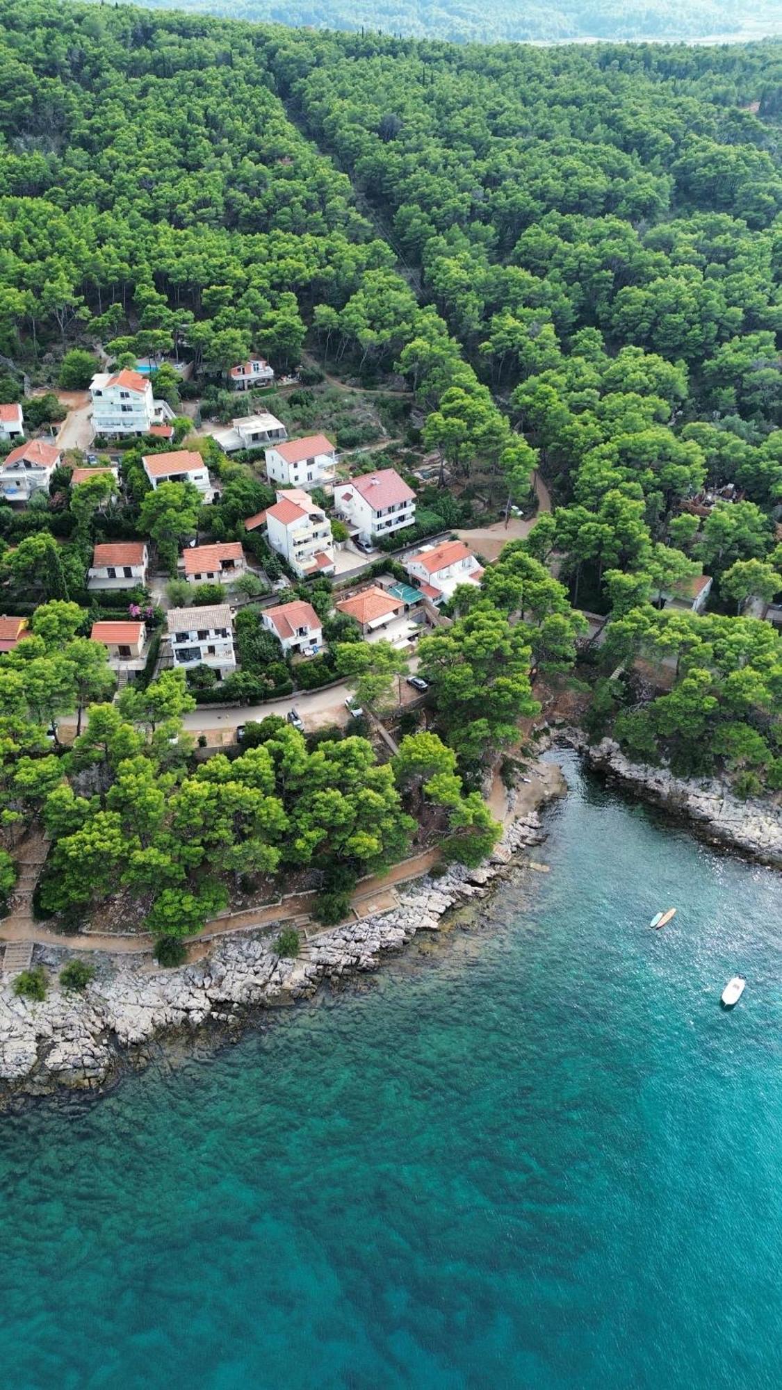 Lazaneo Seafront Apartments, Jelsa  Exterior foto